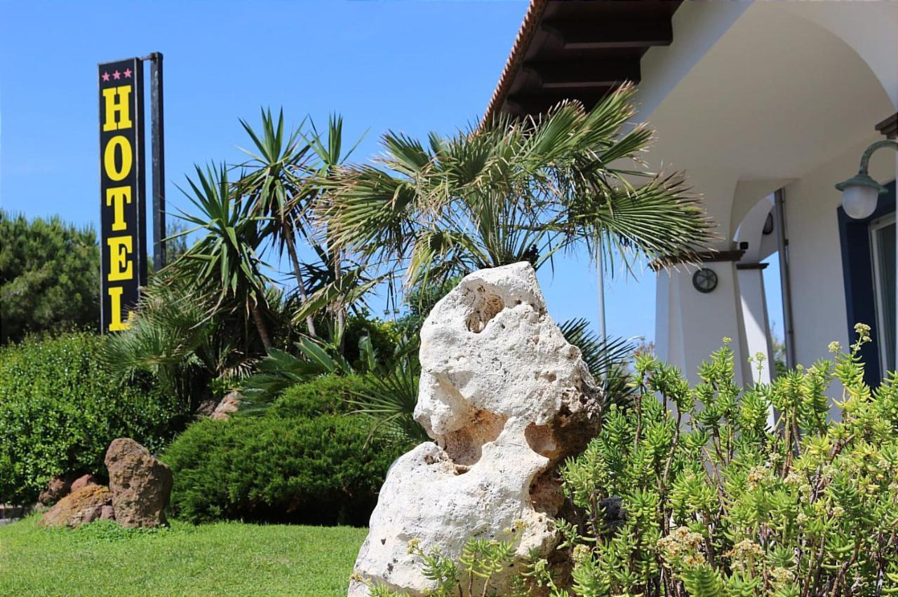 Hotel Rosa Dei Venti Castelsardo Exterior photo