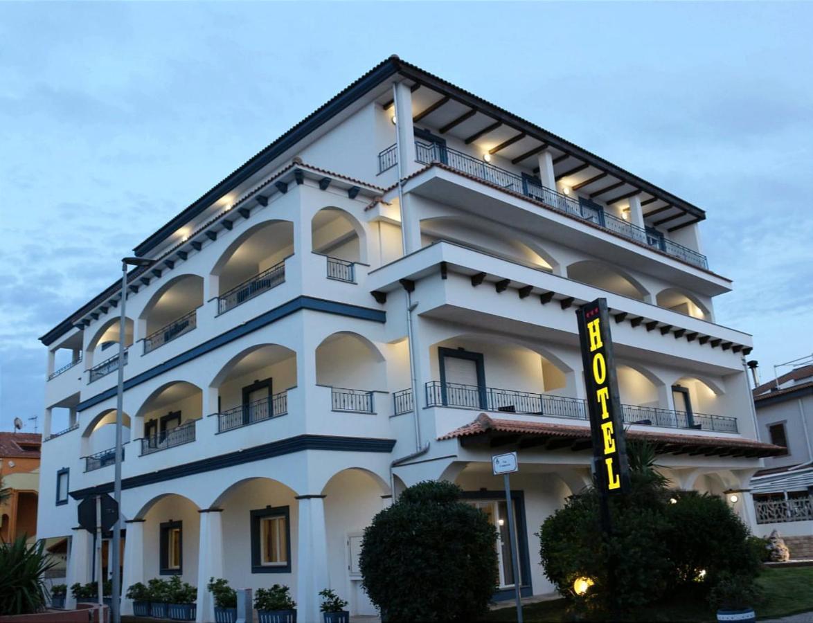 Hotel Rosa Dei Venti Castelsardo Exterior photo