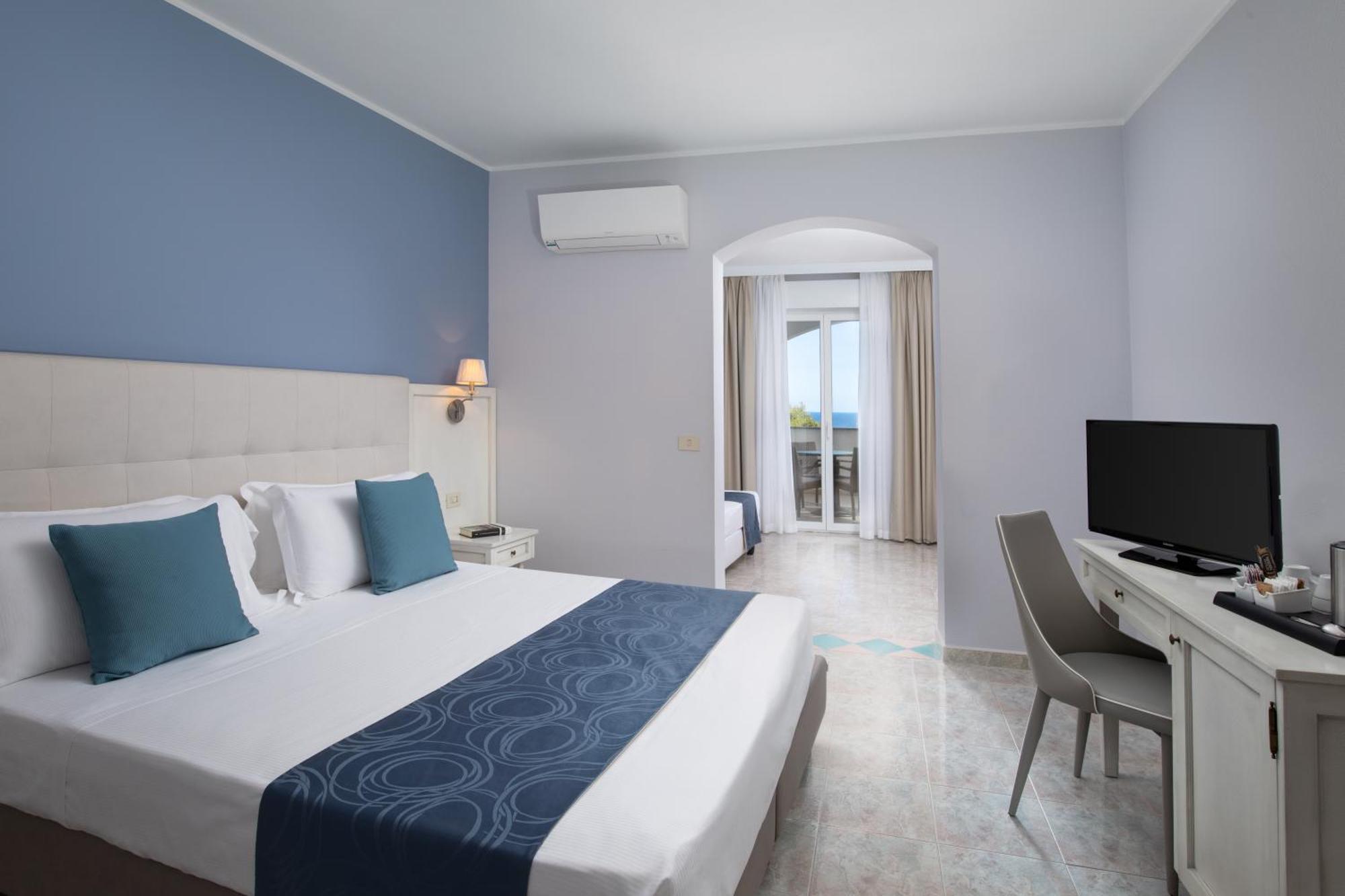 Hotel Rosa Dei Venti Castelsardo Exterior photo