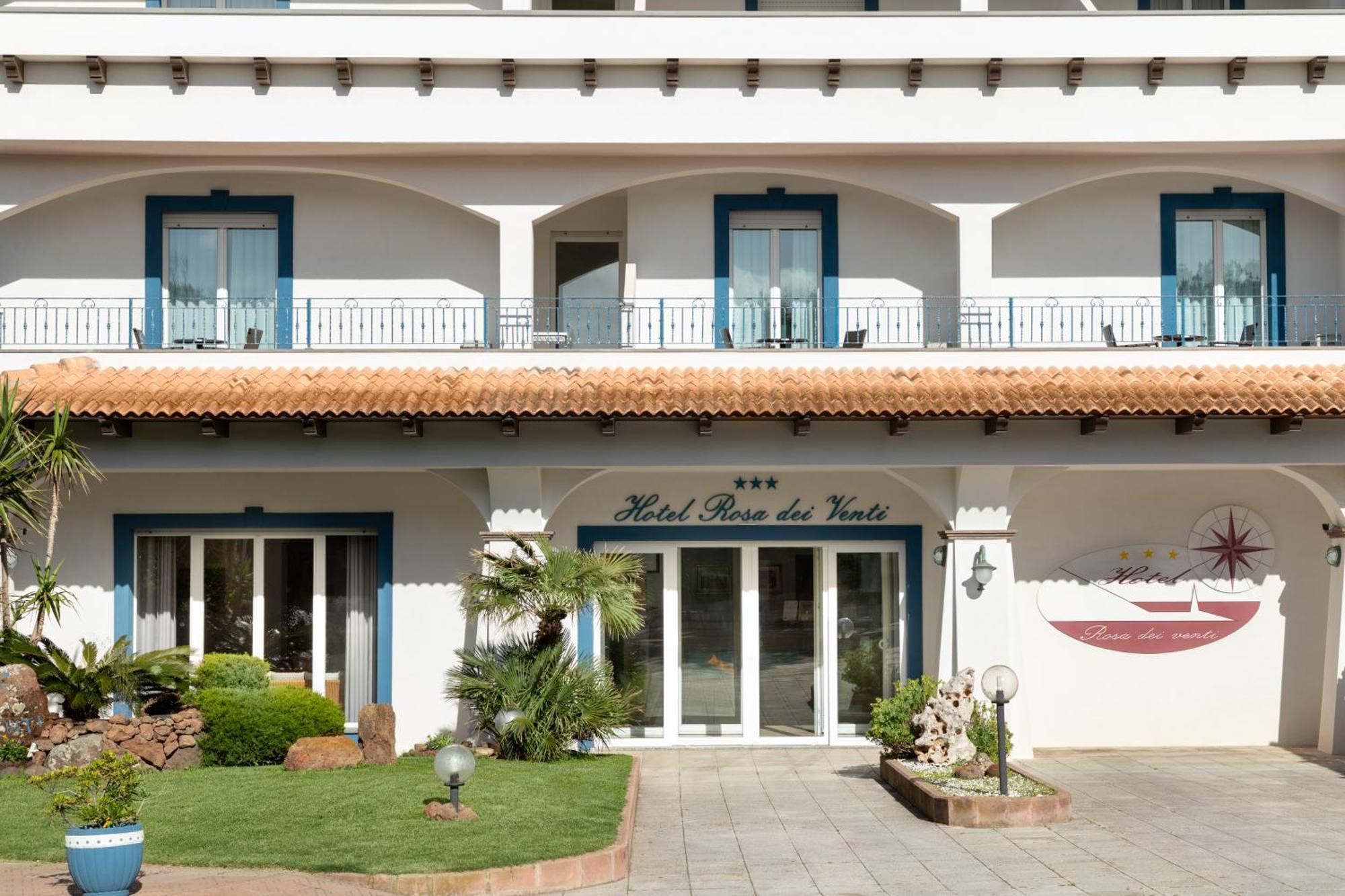 Hotel Rosa Dei Venti Castelsardo Exterior photo