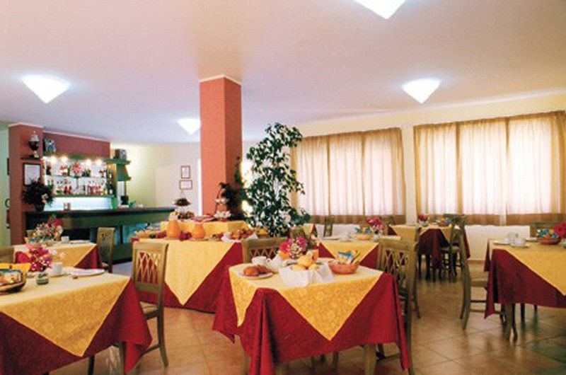 Hotel Rosa Dei Venti Castelsardo Exterior photo