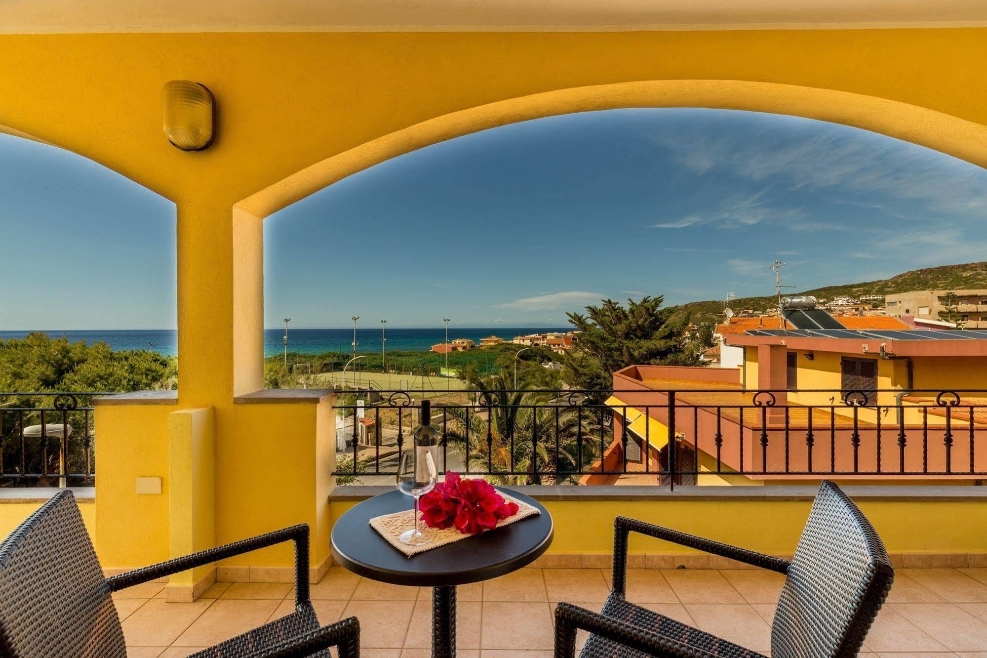 Hotel Rosa Dei Venti Castelsardo Exterior photo