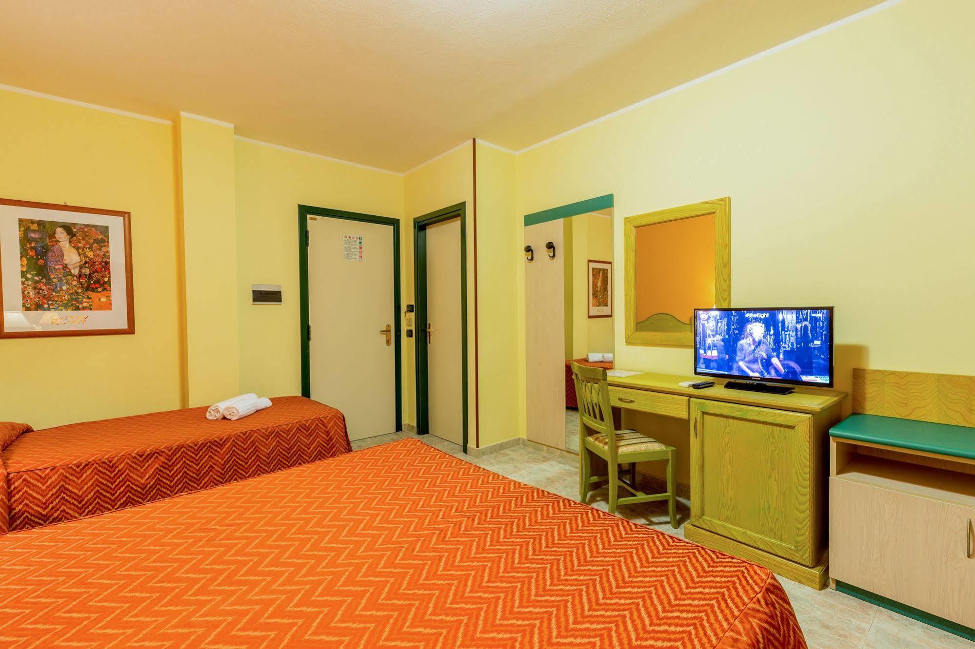 Hotel Rosa Dei Venti Castelsardo Exterior photo